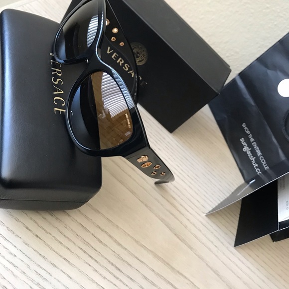 💯%AUTHENTIC versace sunglasses,glasses,price drop - Picture 3 of 8